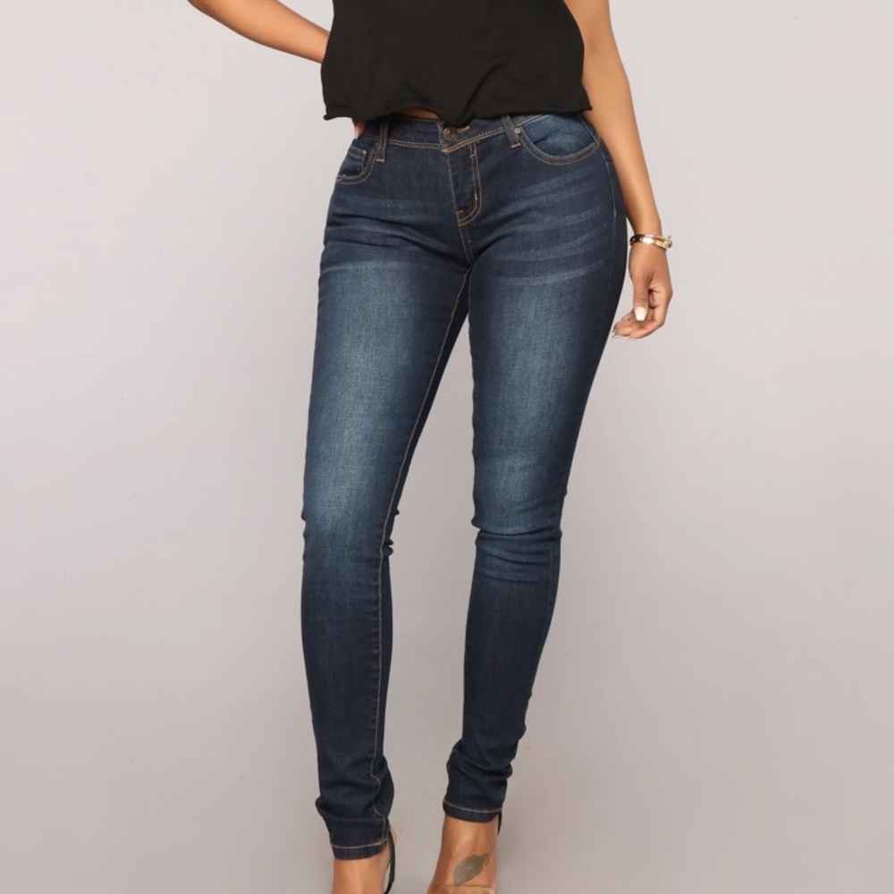 FASHION NOVA- booty shaping jeans